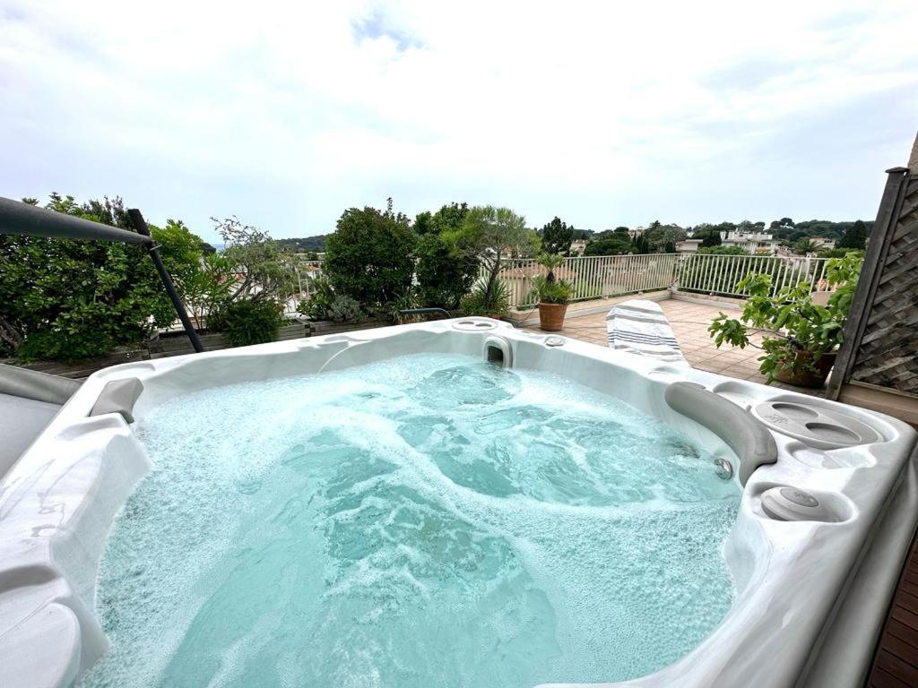 Panoramic Sea View Penthouse With Jacuzzi And 450 Sqm Terrace Apartamento Antibes Exterior foto